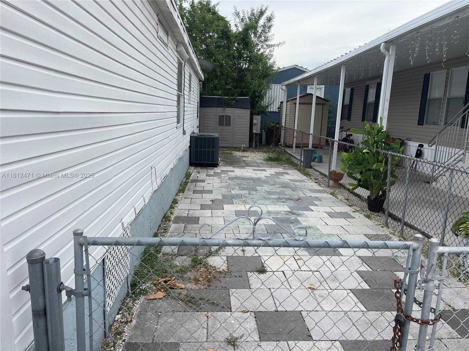 Small Image of 19800 SOUTH WEST 180TH AVE UNIT 567, Miami Number 5