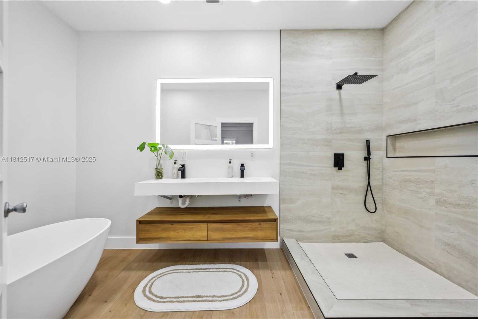 Small Image of 3229 CANAL DR, Pompano Beach Number 12