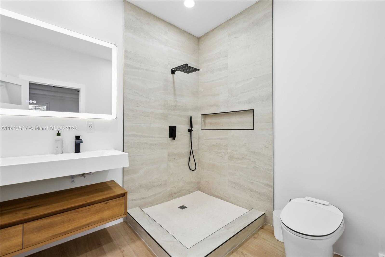 Small Image of 3229 CANAL DR, Pompano Beach Number 13