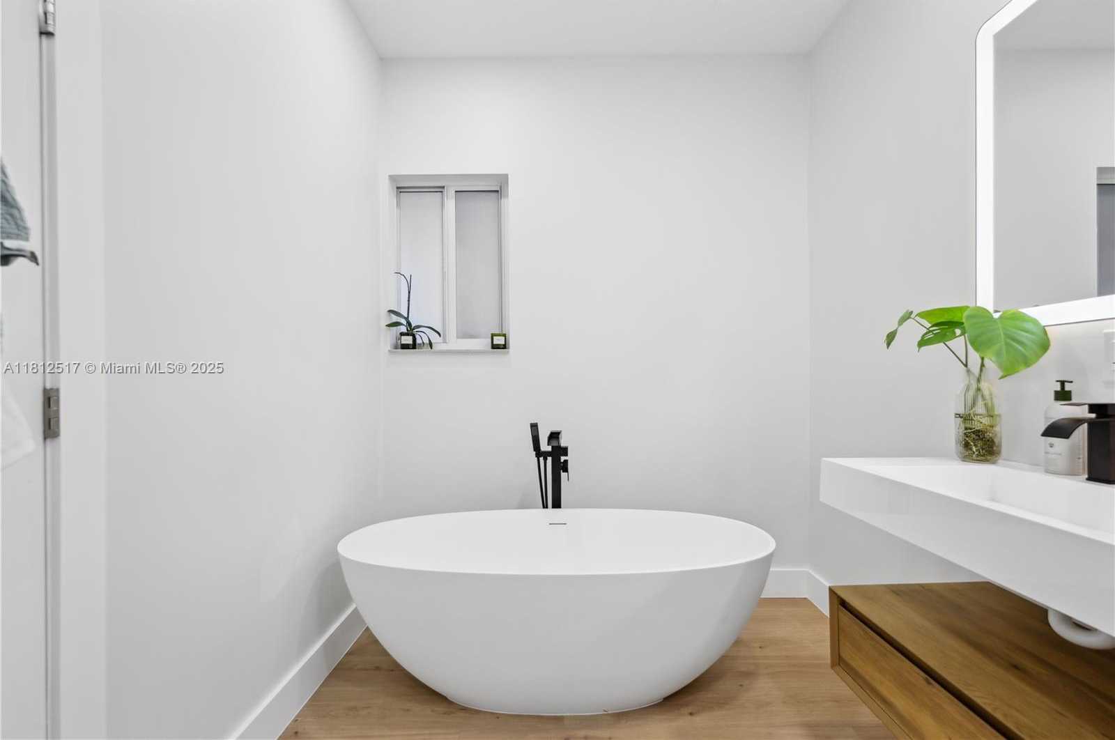 Small Image of 3229 CANAL DR, Pompano Beach Number 14