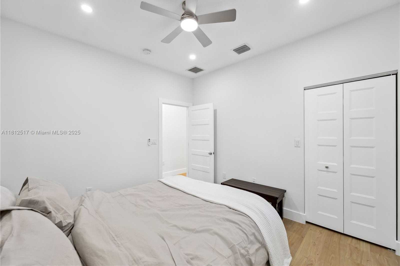 Small Image of 3229 CANAL DR, Pompano Beach Number 17