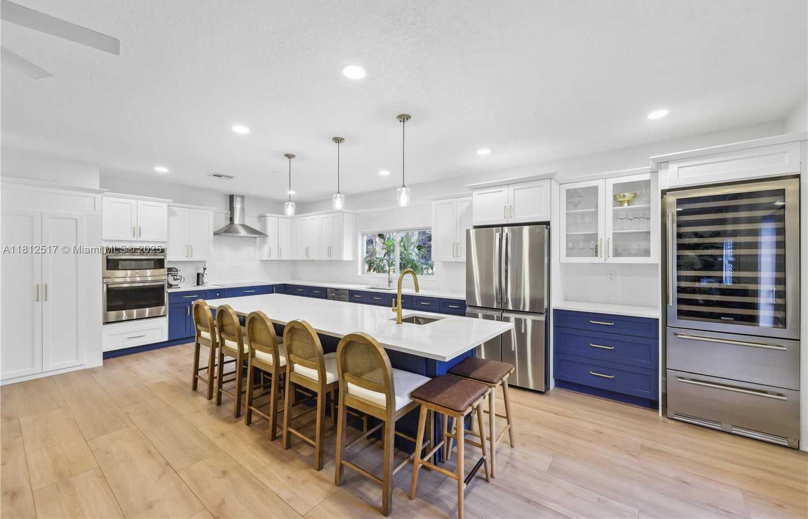 Small Image of 3229 CANAL DR, Pompano Beach Number 4