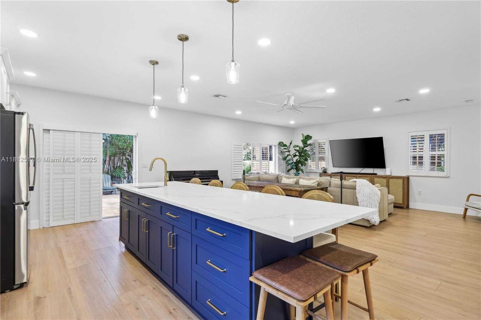 Small Image of 3229 CANAL DR, Pompano Beach Number 5