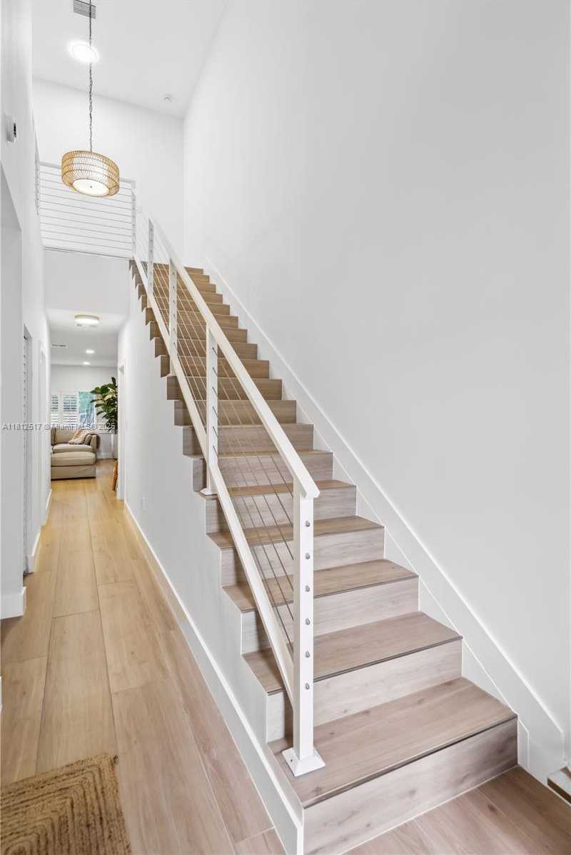 Small Image of 3229 CANAL DR, Pompano Beach Number 8