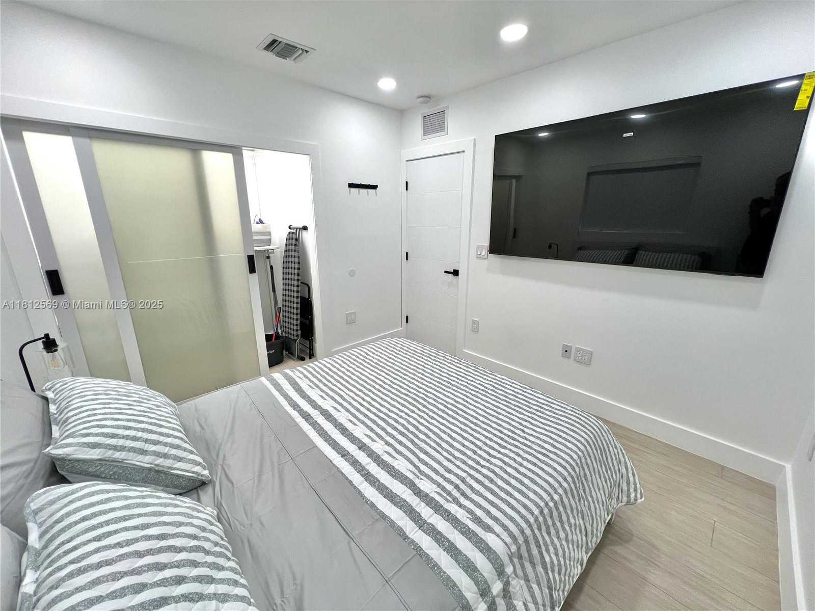 Small Image of 1451 NORTH EAST 155TH TER, North Miami Beach Number 19
