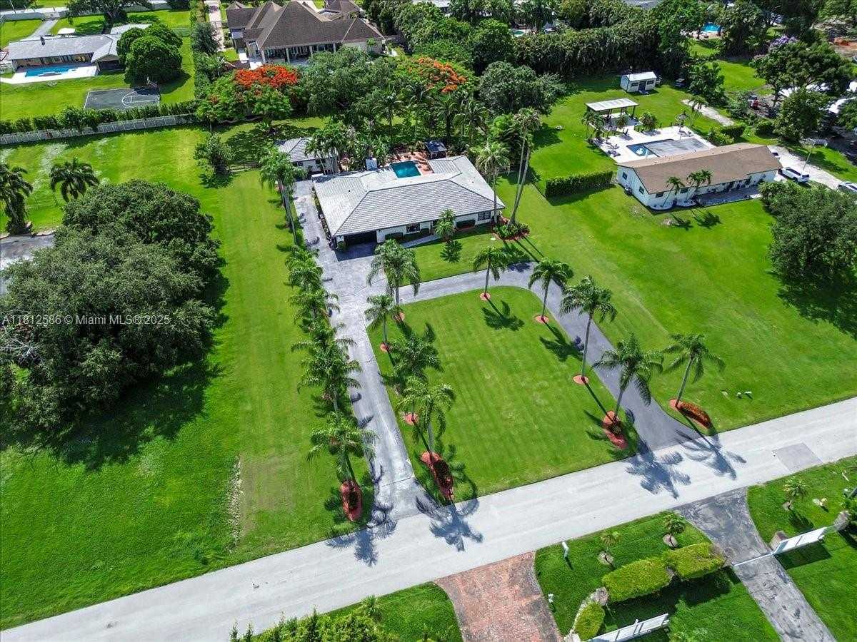 Small Image of 3030 SOUTH WEST 117TH AVE, Davie Number 41