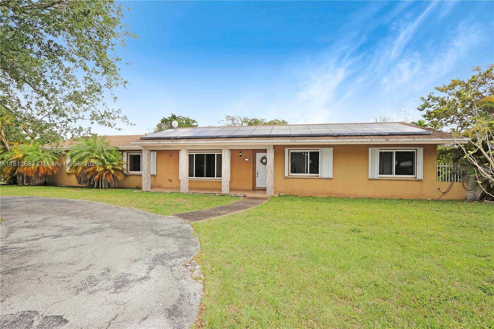 Small Image of 17501 SOUTH WEST 89TH AVE, Palmetto Bay Number 2