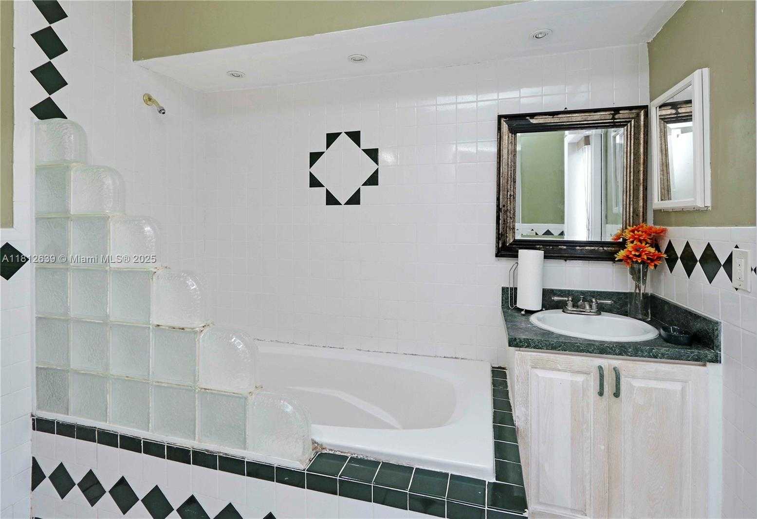 Small Image of 17501 SOUTH WEST 89TH AVE, Palmetto Bay Number 20
