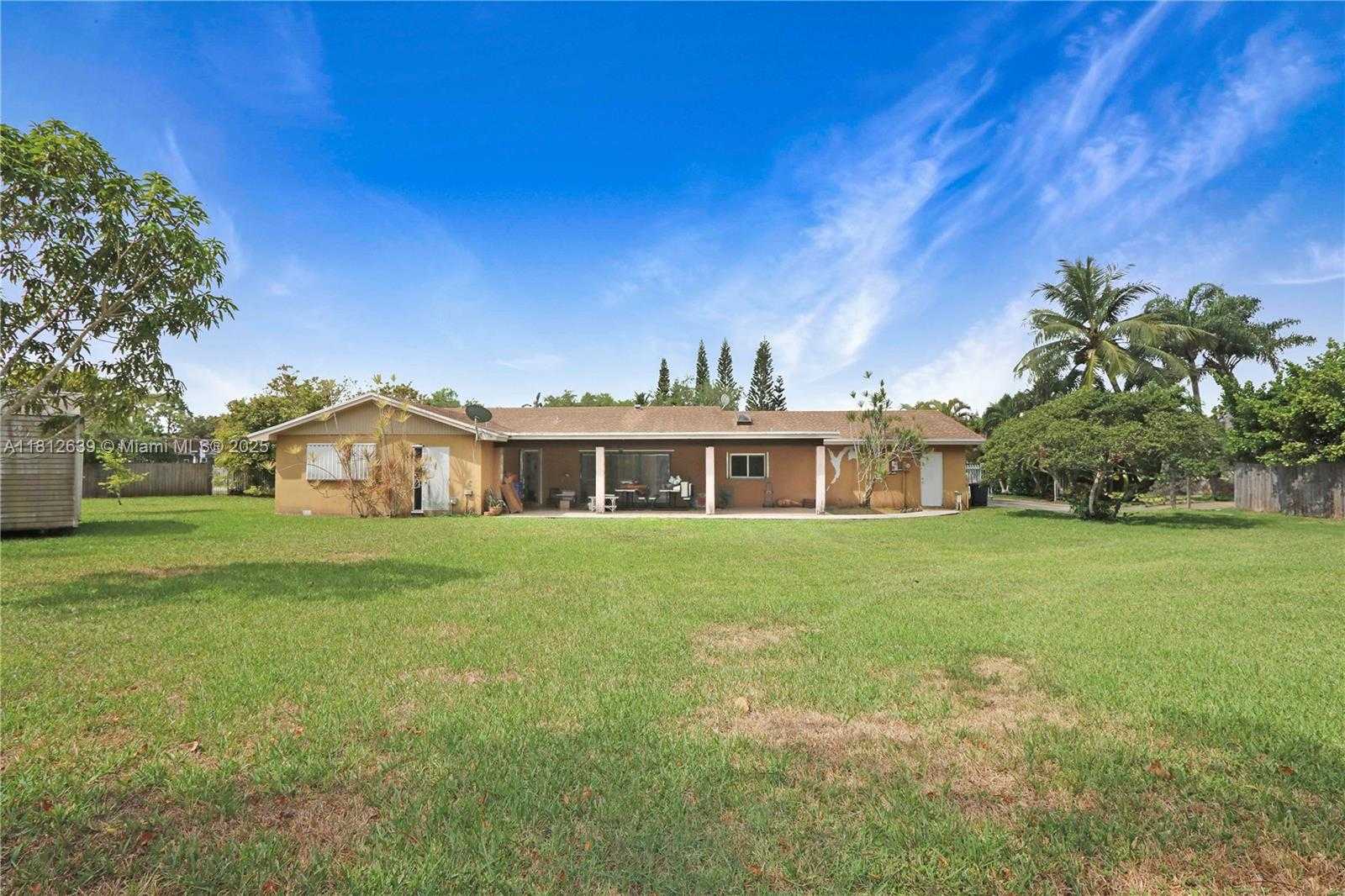 Small Image of 17501 SOUTH WEST 89TH AVE, Palmetto Bay Number 6