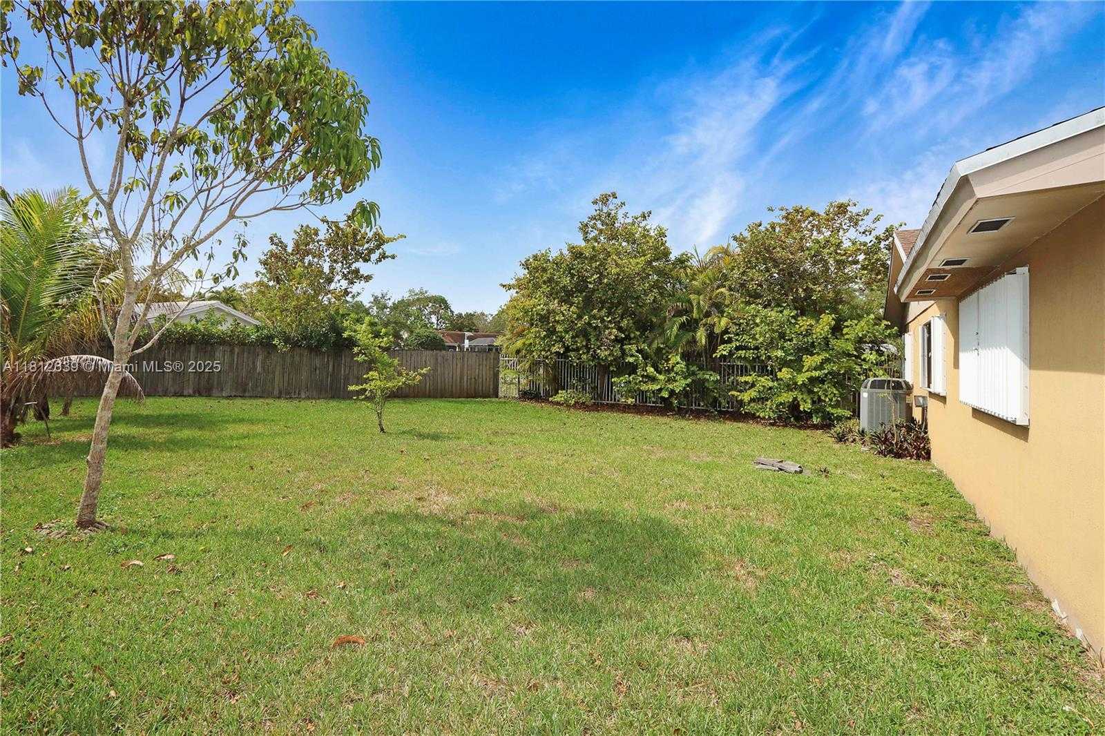 Small Image of 17501 SOUTH WEST 89TH AVE, Palmetto Bay Number 7