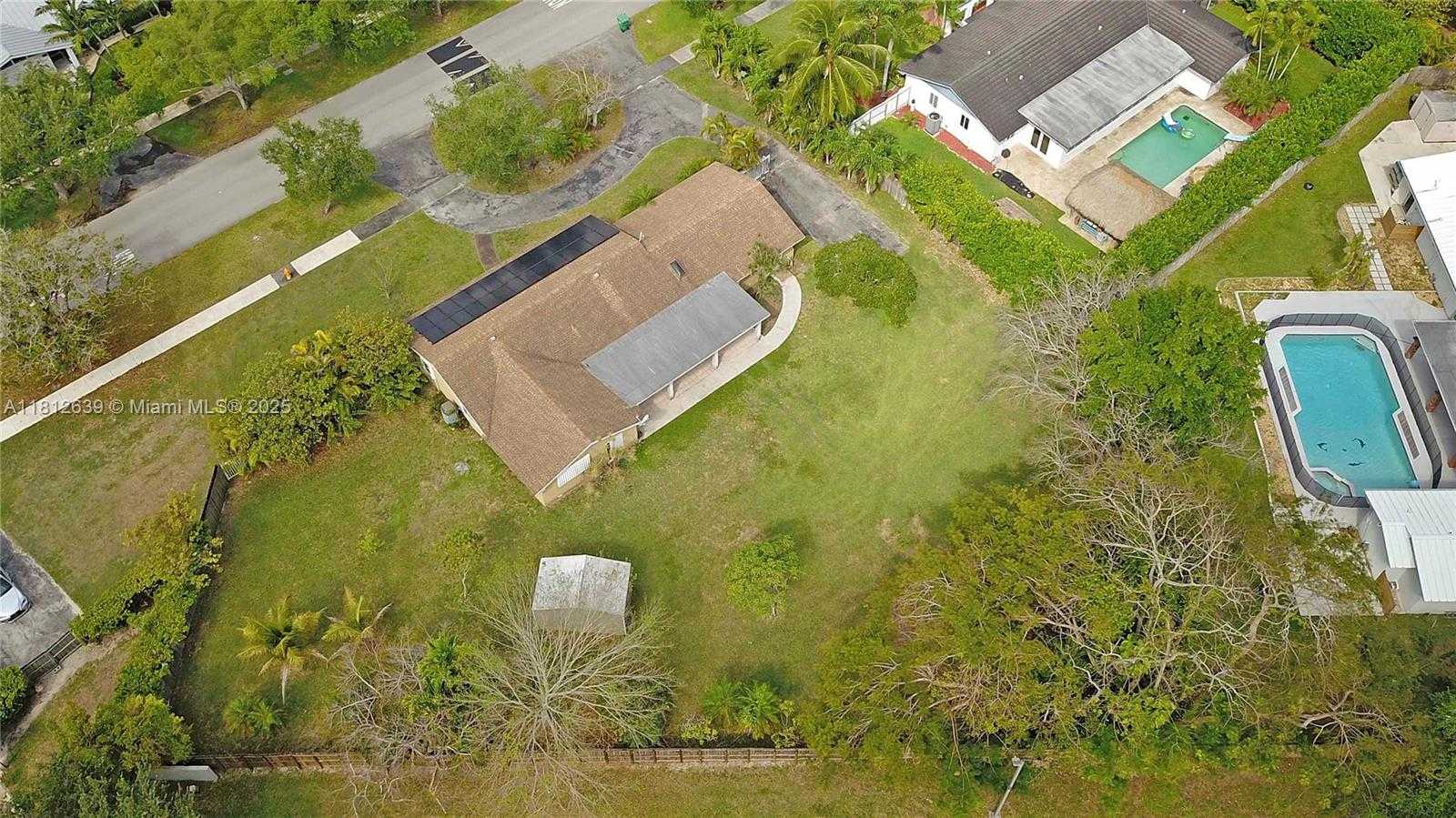 Small Image of 17501 SOUTH WEST 89TH AVE, Palmetto Bay Number 8