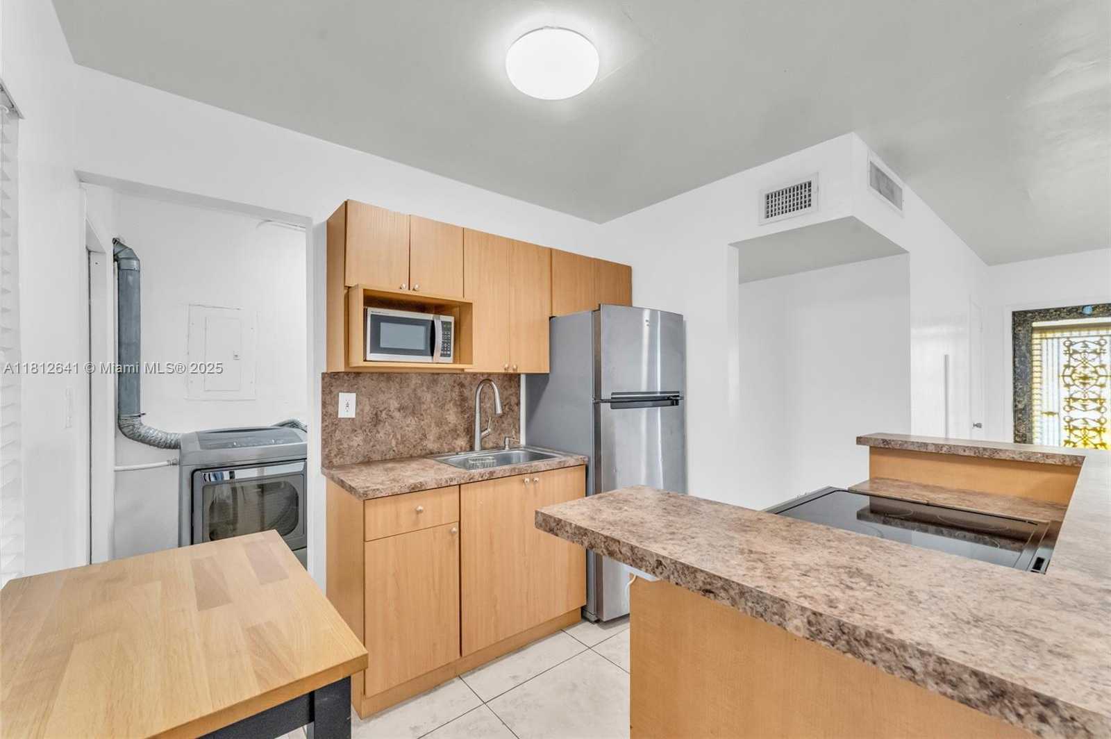 Small Image of 775 EAST 8TH ST, Hialeah Number 11
