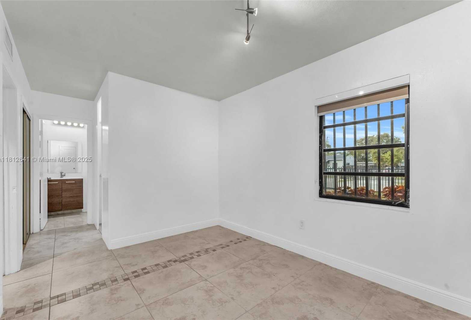 Small Image of 775 EAST 8TH ST, Hialeah Number 15