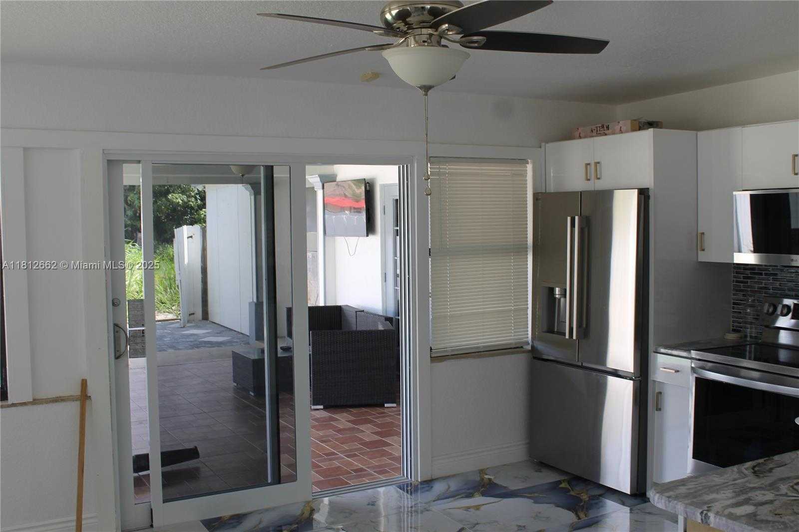 Small Image of 3626 VICTORIA DR, West Palm Beach Number 3