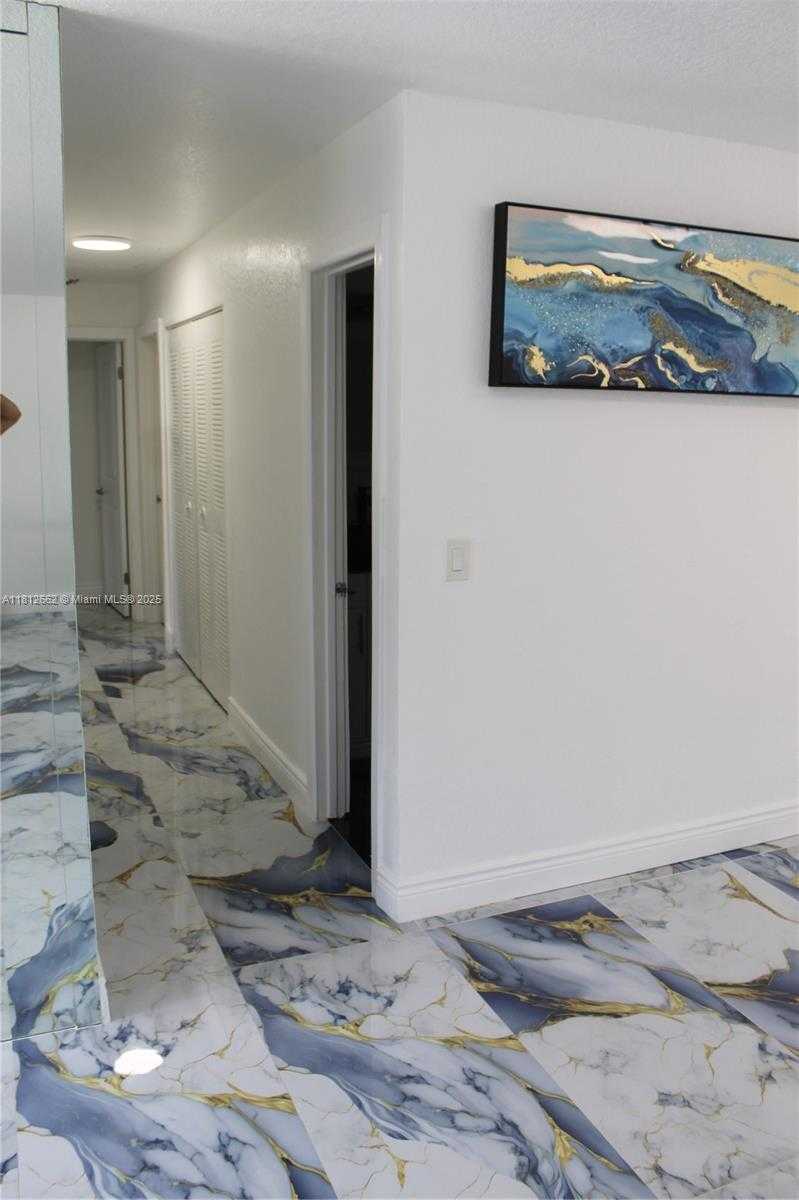 Small Image of 3626 VICTORIA DR, West Palm Beach Number 5