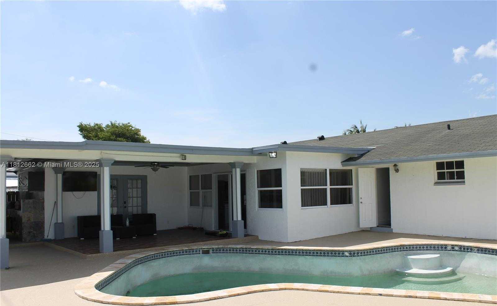 Small Image of 3626 VICTORIA DR, West Palm Beach Number 9