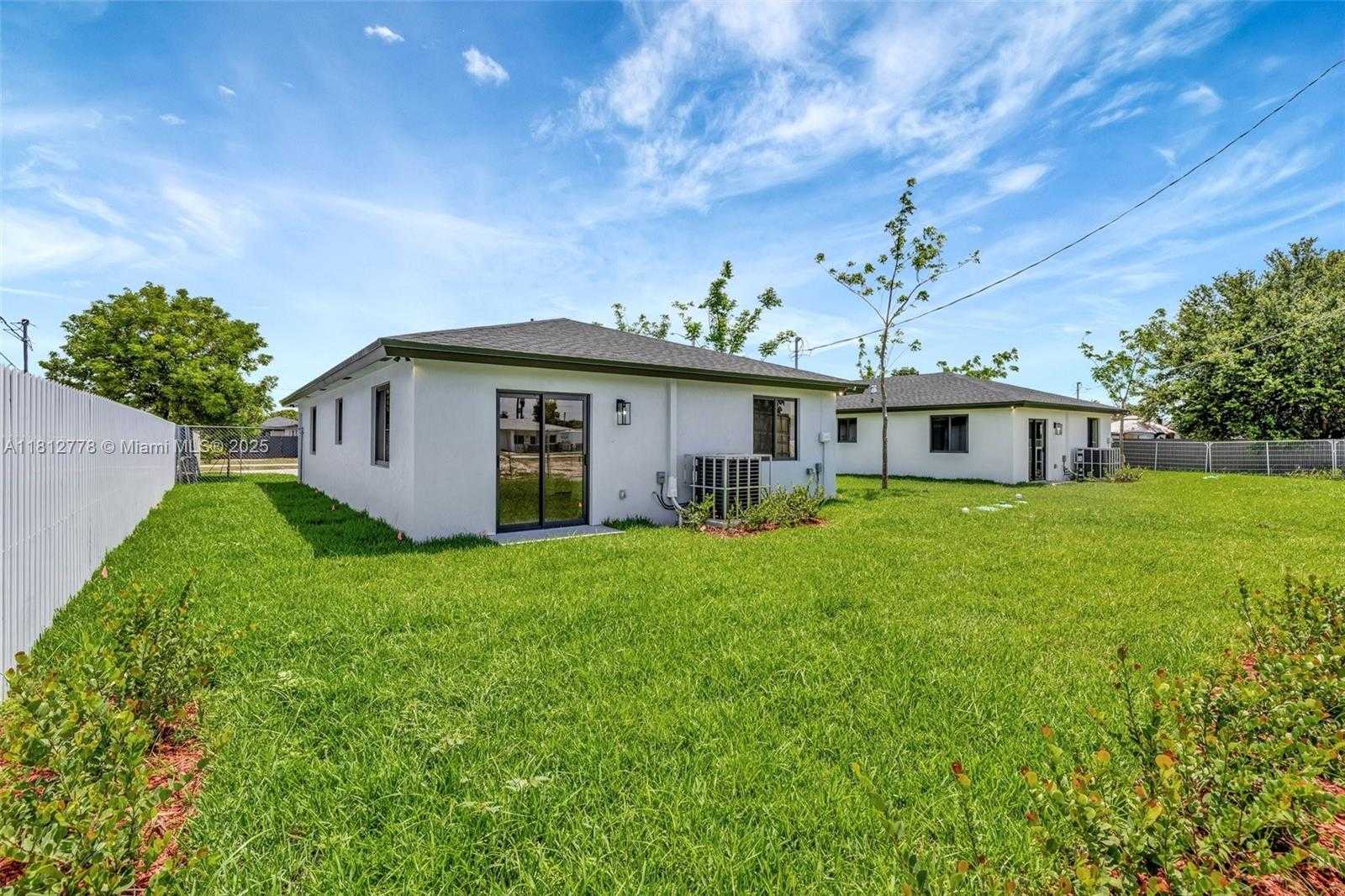 Small Image of 2411 NORTH WEST 153 ST, Miami Gardens Number 10