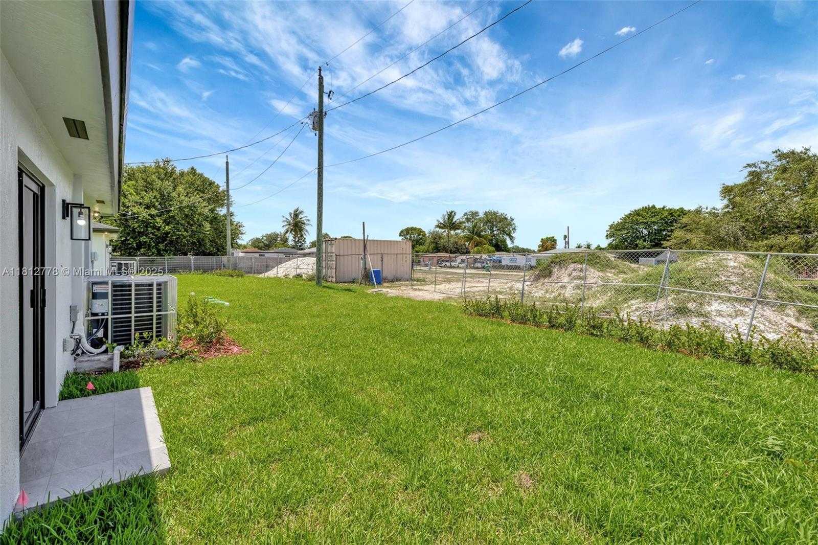Small Image of 2411 NORTH WEST 153 ST, Miami Gardens Number 13