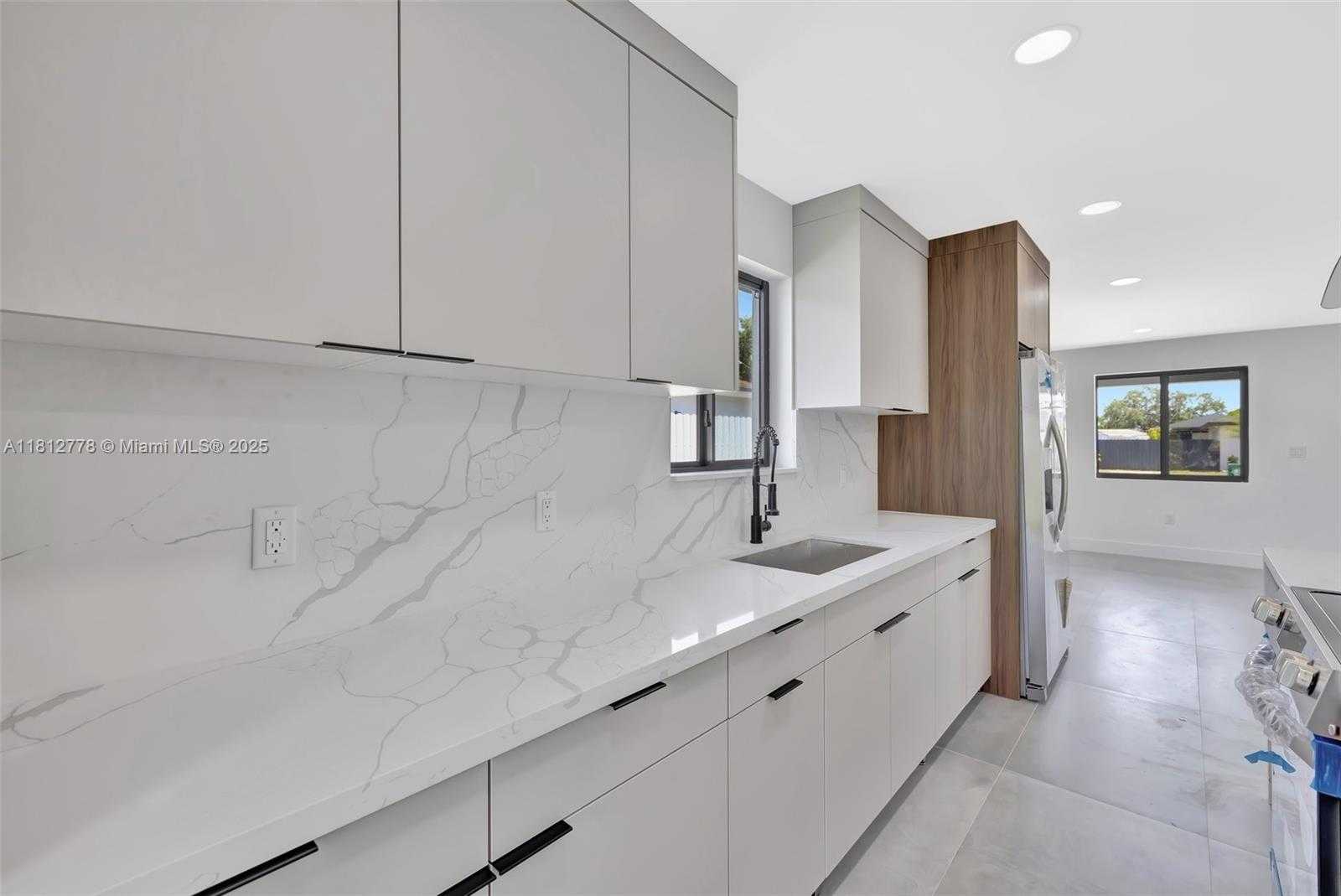 Small Image of 2411 NORTH WEST 153 ST, Miami Gardens Number 30