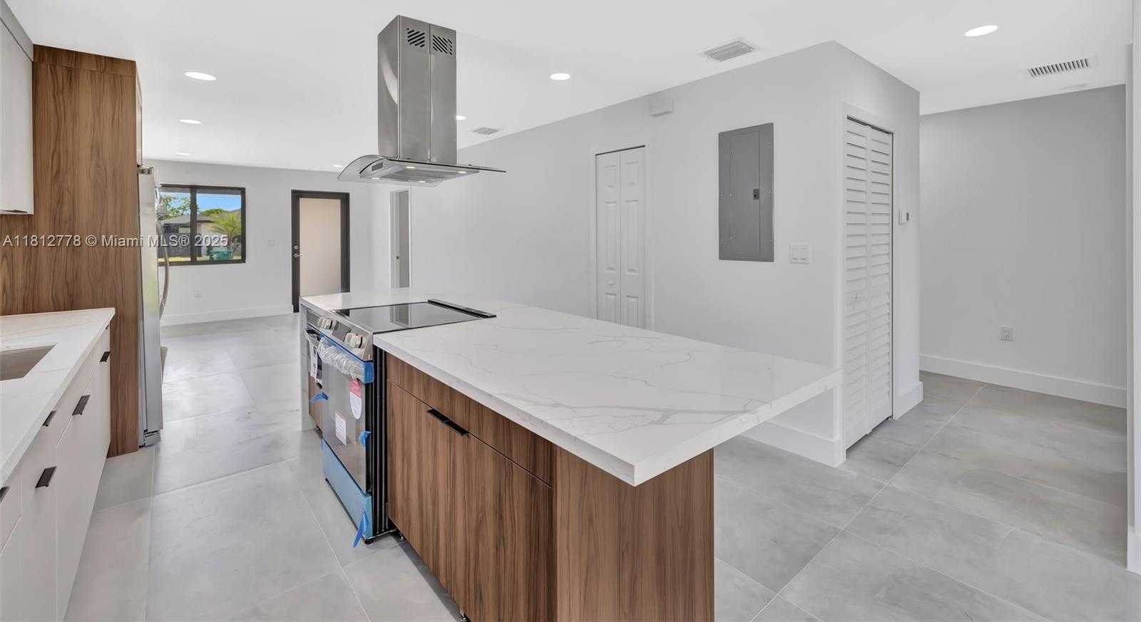 Small Image of 2411 NORTH WEST 153 ST, Miami Gardens Number 32