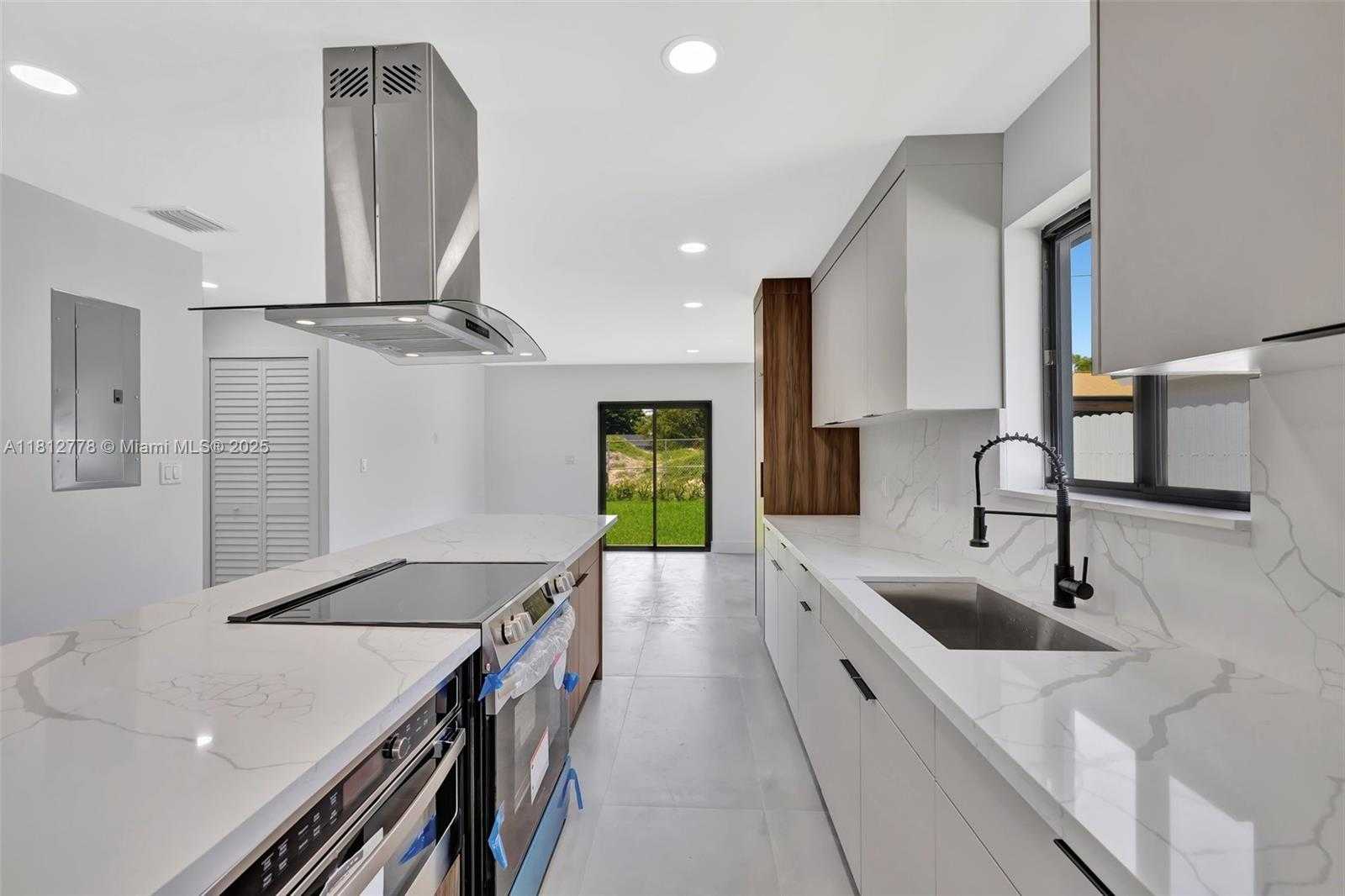 Small Image of 2411 NORTH WEST 153 ST, Miami Gardens Number 34