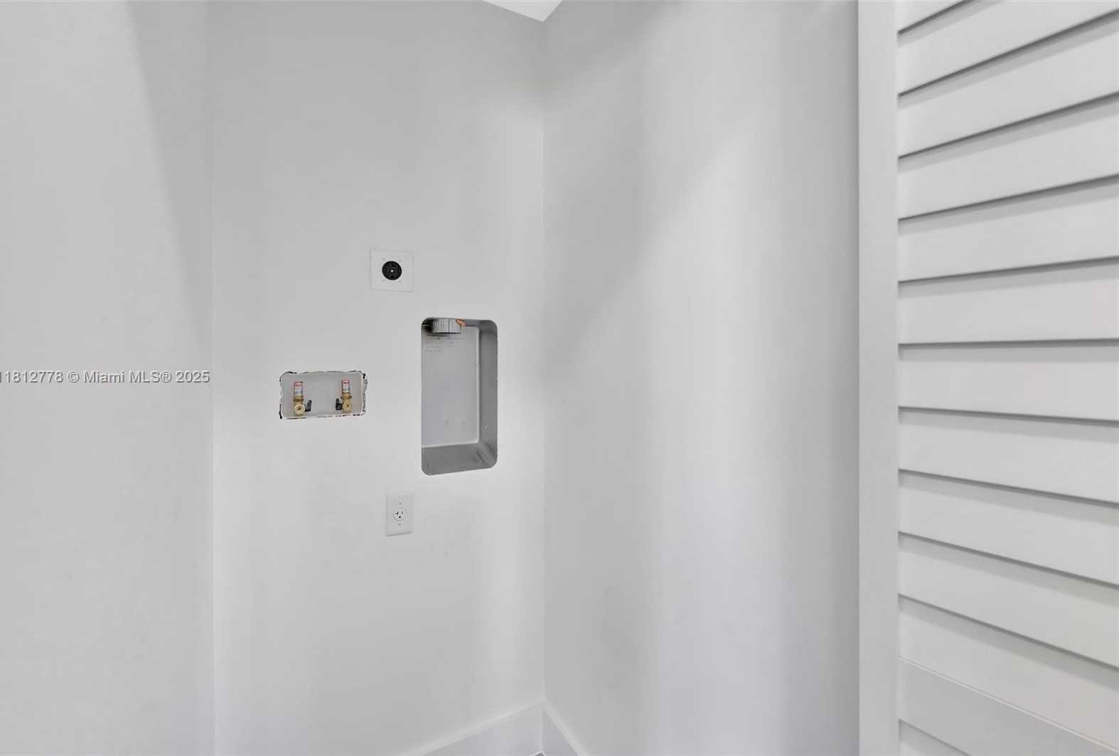 Small Image of 2411 NORTH WEST 153 ST, Miami Gardens Number 39