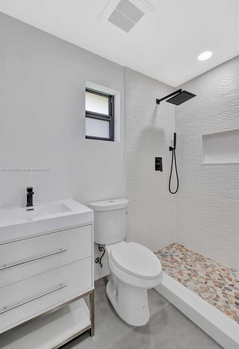 Small Image of 2411 NORTH WEST 153 ST, Miami Gardens Number 44