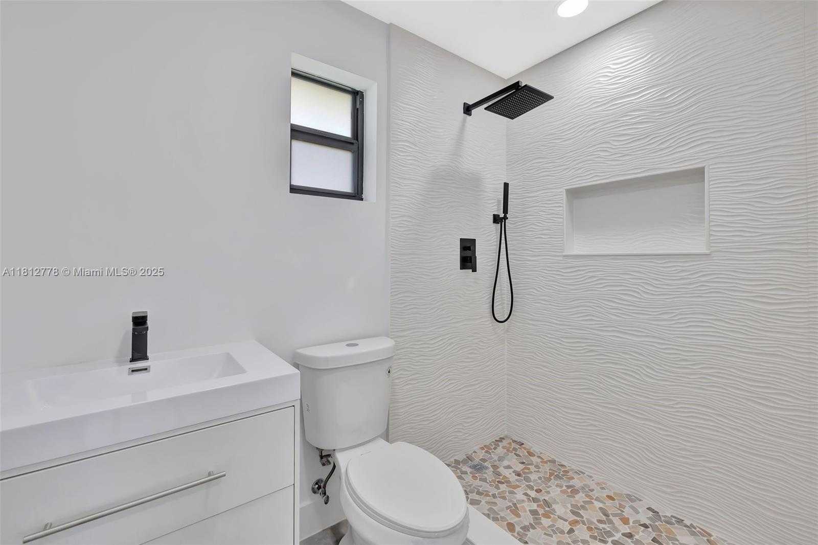 Small Image of 2411 NORTH WEST 153 ST, Miami Gardens Number 47