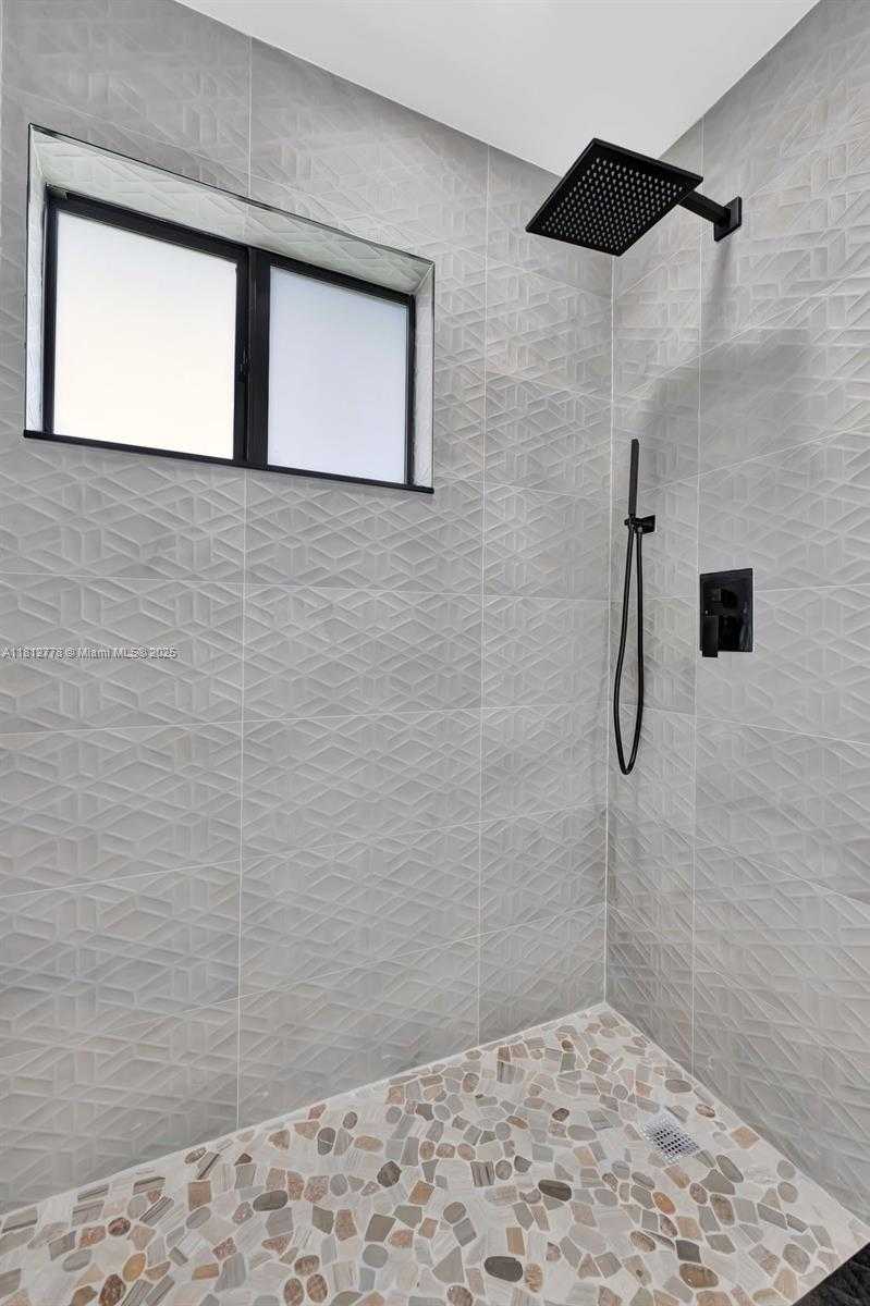 Small Image of 2411 NORTH WEST 153 ST, Miami Gardens Number 55