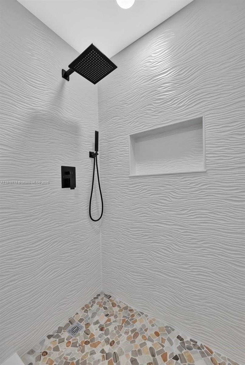 Small Image of 2411 NORTH WEST 153 ST, Miami Gardens Number 56