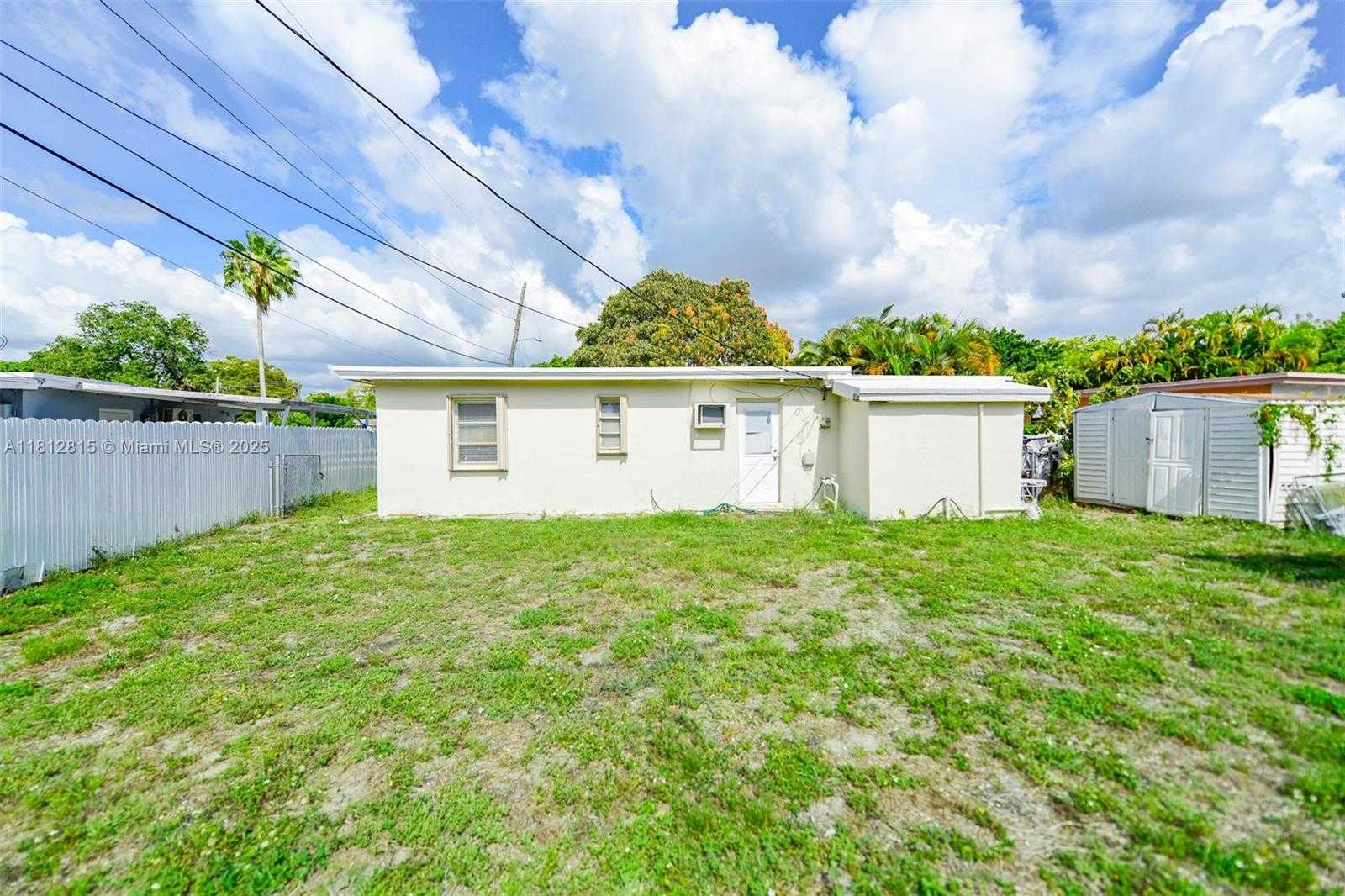 Small Image of 421 SOUTH 61ST TER, Hollywood Number 5