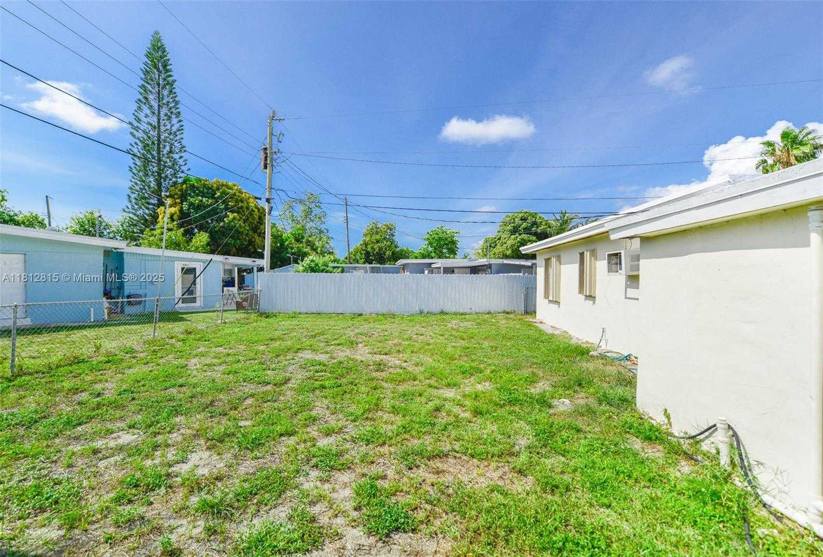 Small Image of 421 SOUTH 61ST TER, Hollywood Number 7