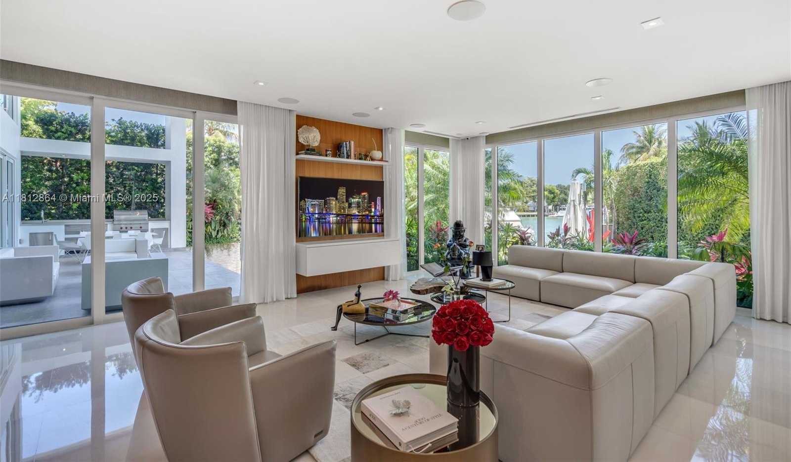 Small Image of 420 ISLAND DR, Key Biscayne Number 20