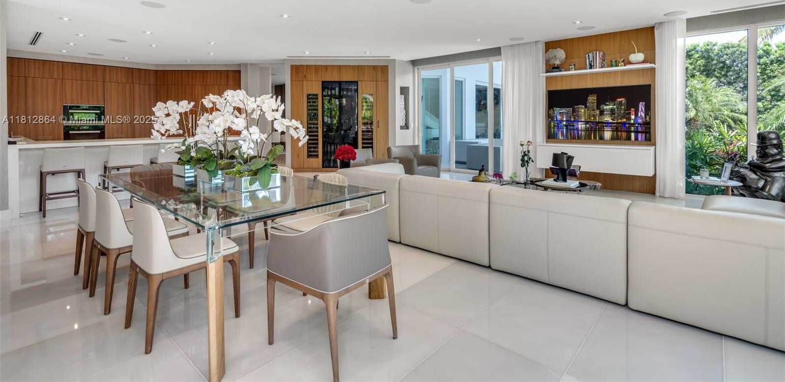 Small Image of 420 ISLAND DR, Key Biscayne Number 23
