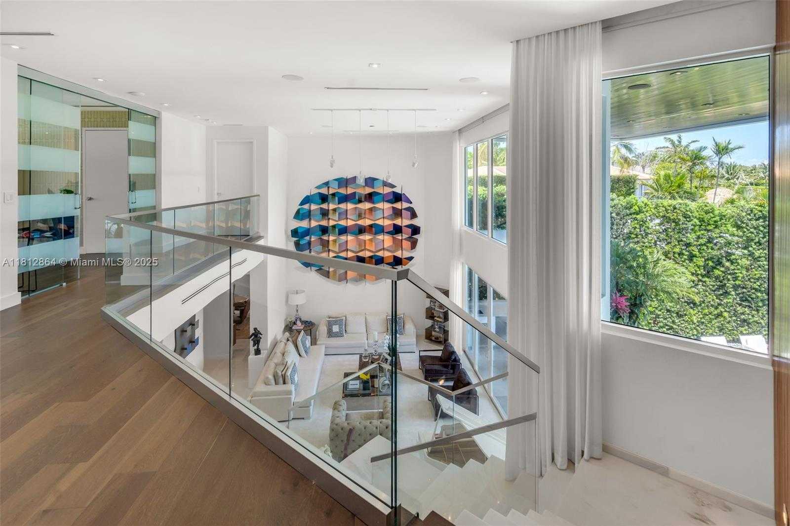 Small Image of 420 ISLAND DR, Key Biscayne Number 31