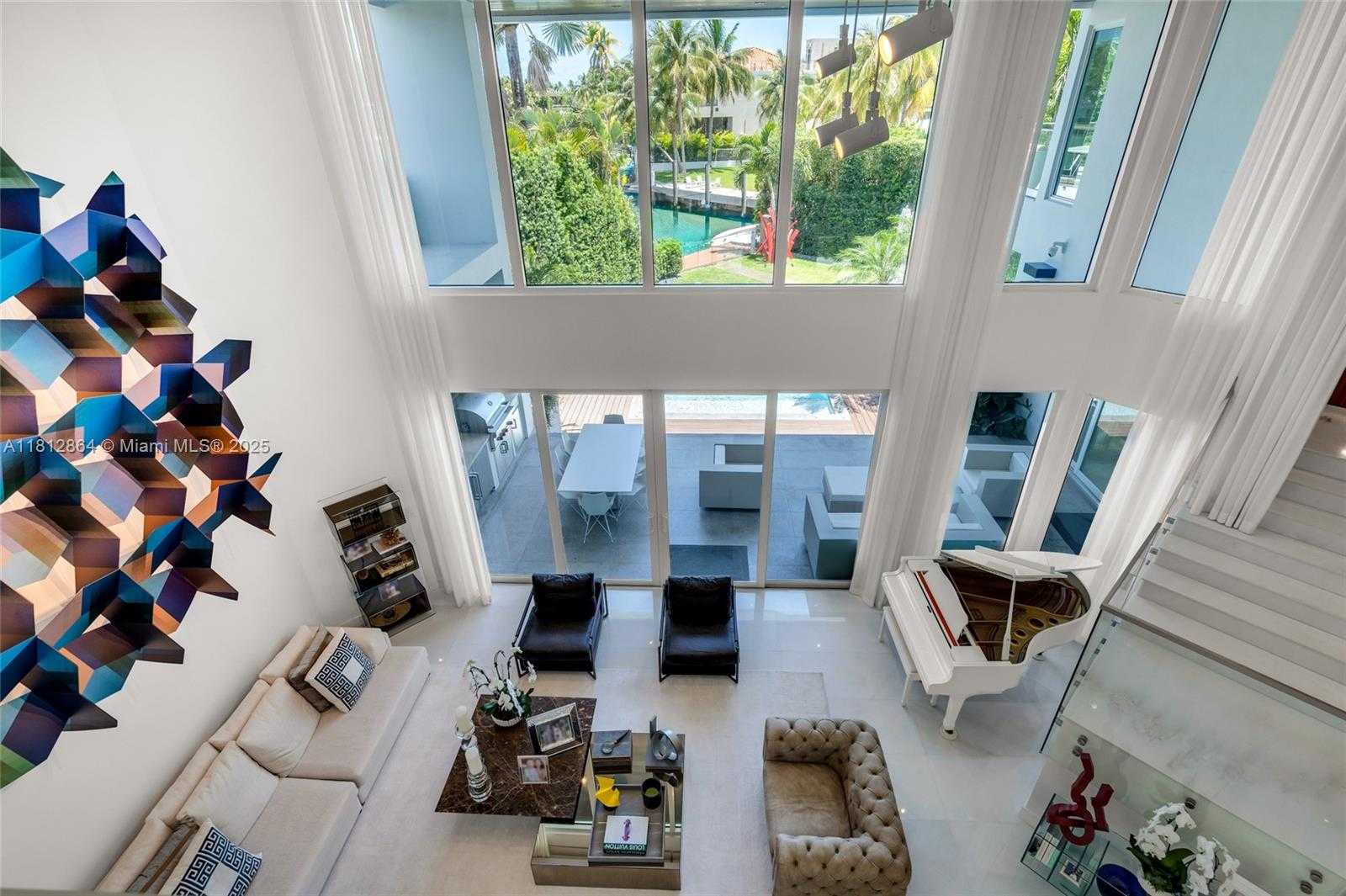 Small Image of 420 ISLAND DR, Key Biscayne Number 32