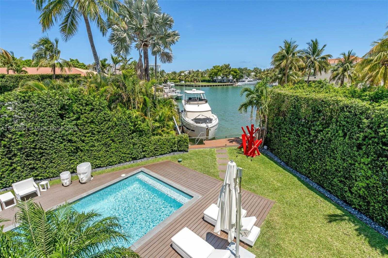 Small Image of 420 ISLAND DR, Key Biscayne Number 38