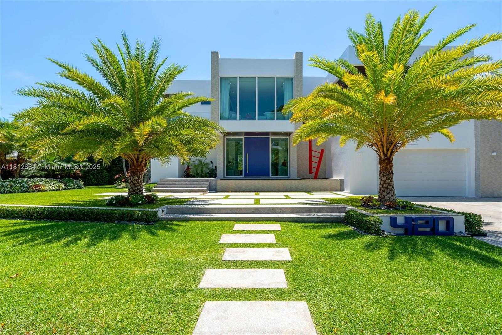 Small Image of 420 ISLAND DR, Key Biscayne Number 4