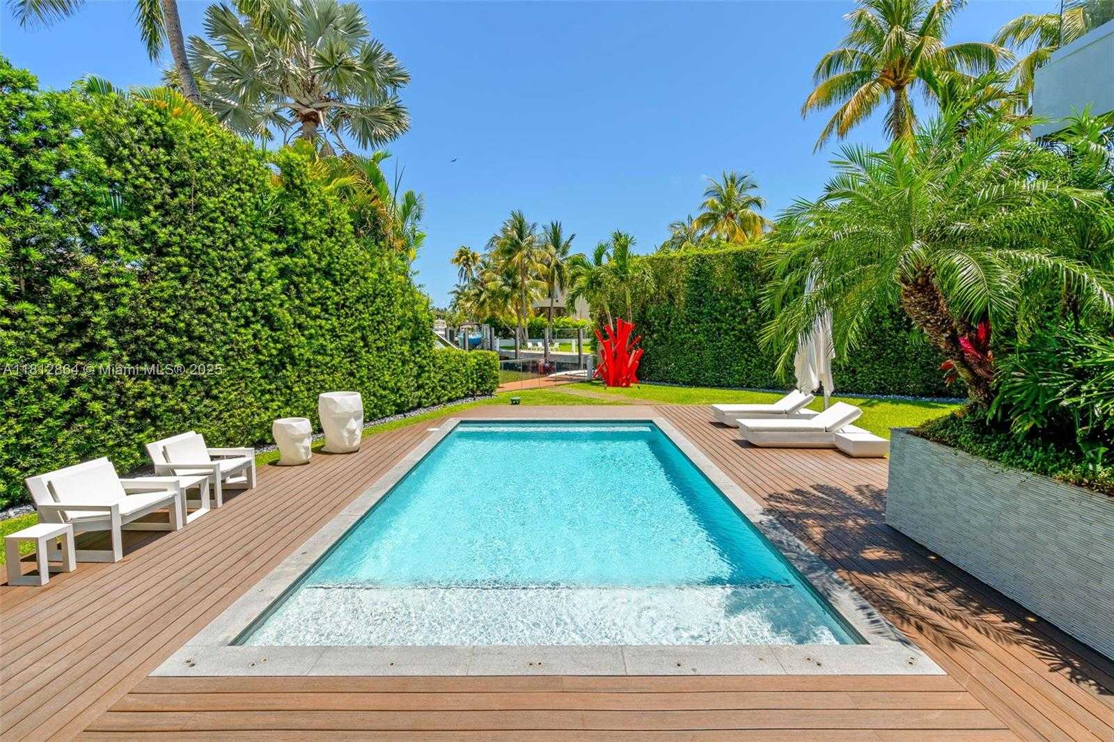 Small Image of 420 ISLAND DR, Key Biscayne Number 49