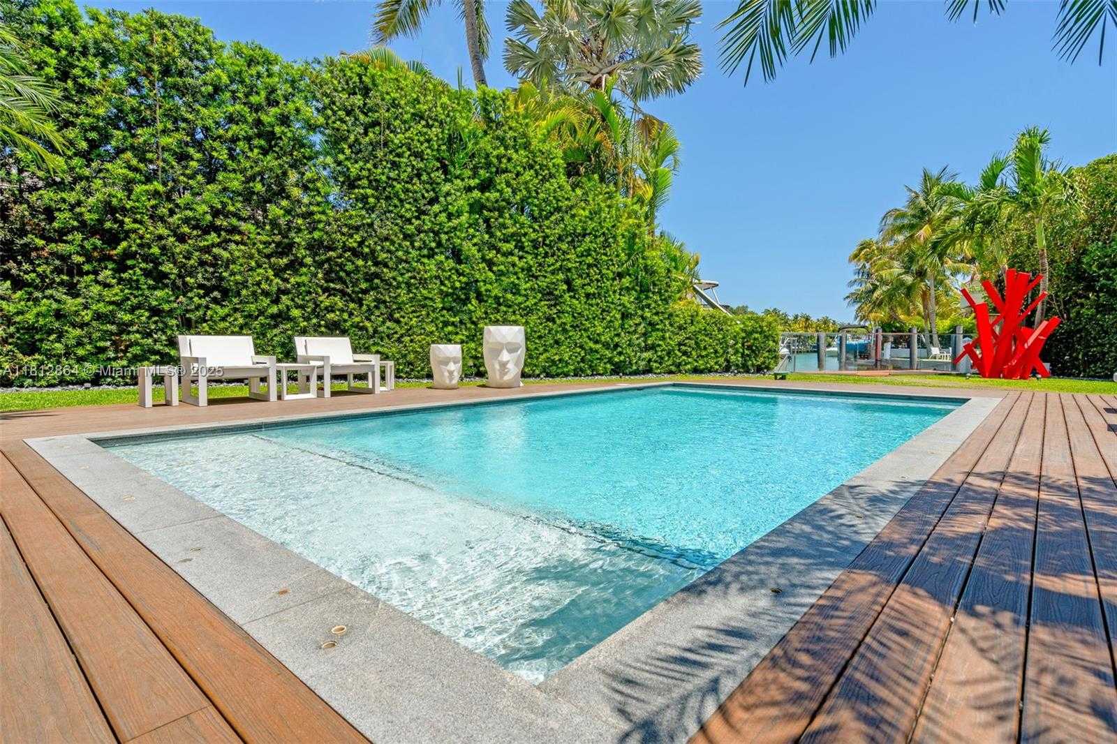 Small Image of 420 ISLAND DR, Key Biscayne Number 50
