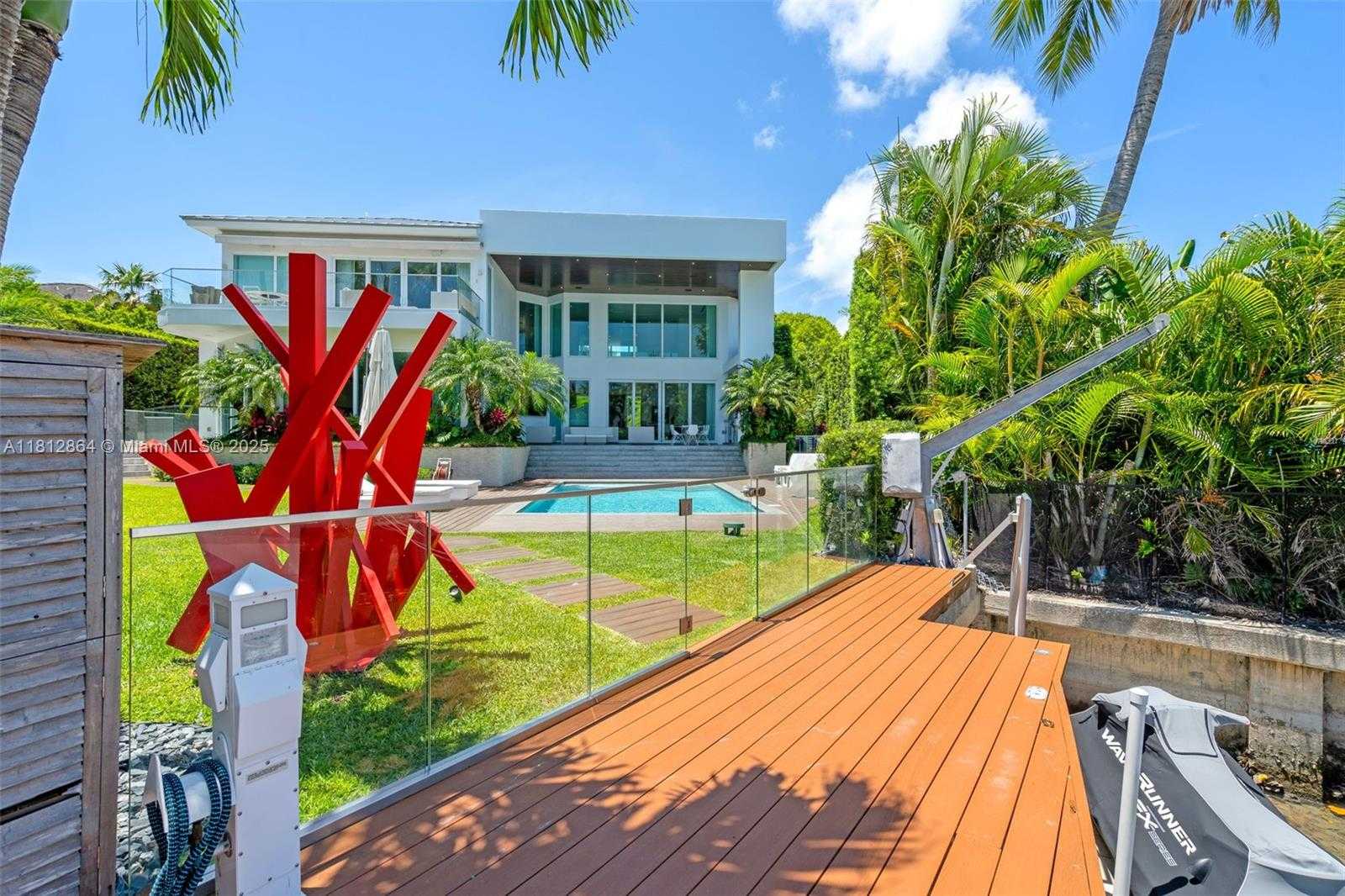 Small Image of 420 ISLAND DR, Key Biscayne Number 58