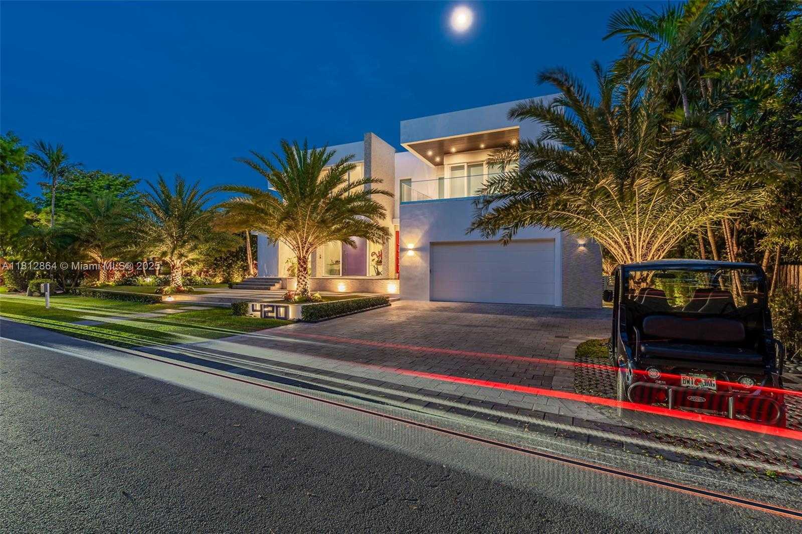Small Image of 420 ISLAND DR, Key Biscayne Number 59