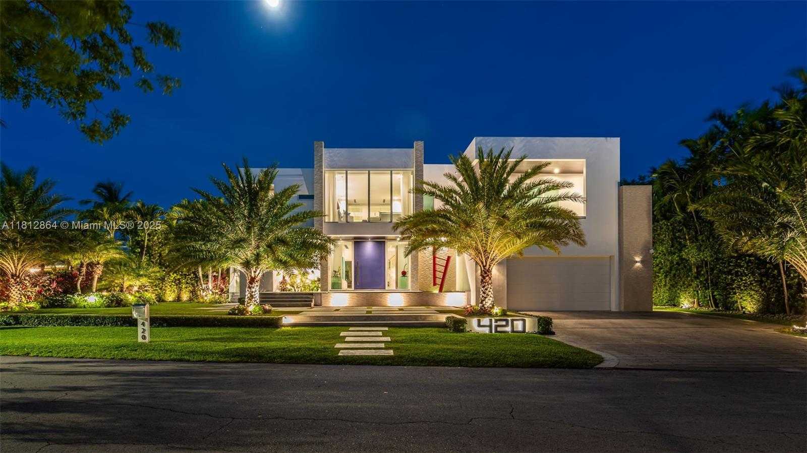 Small Image of 420 ISLAND DR, Key Biscayne Number 63