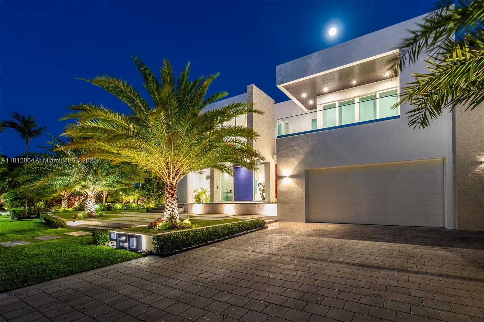 Small Image of 420 ISLAND DR, Key Biscayne Number 64