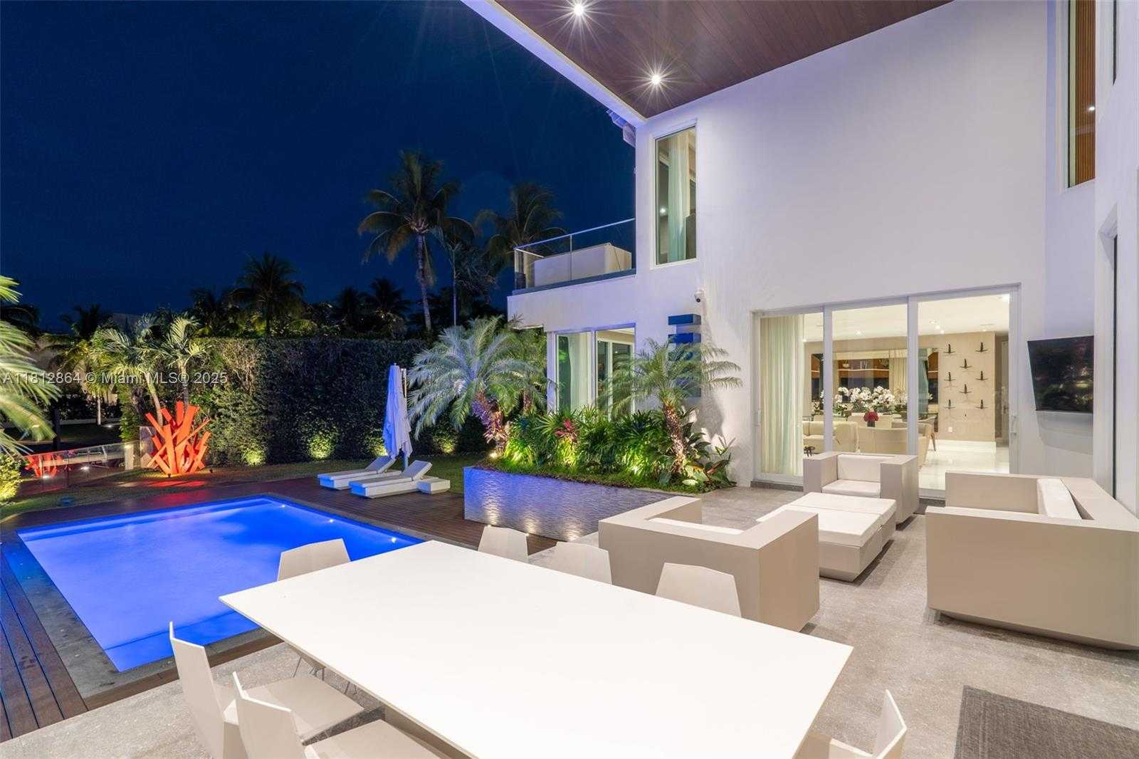 Small Image of 420 ISLAND DR, Key Biscayne Number 66
