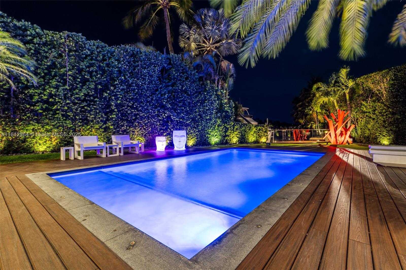 Small Image of 420 ISLAND DR, Key Biscayne Number 69