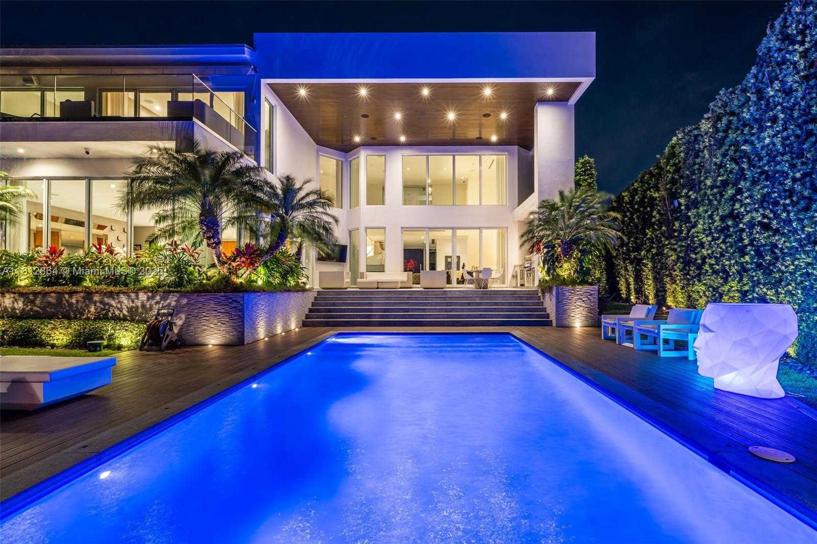Small Image of 420 ISLAND DR, Key Biscayne Number 70