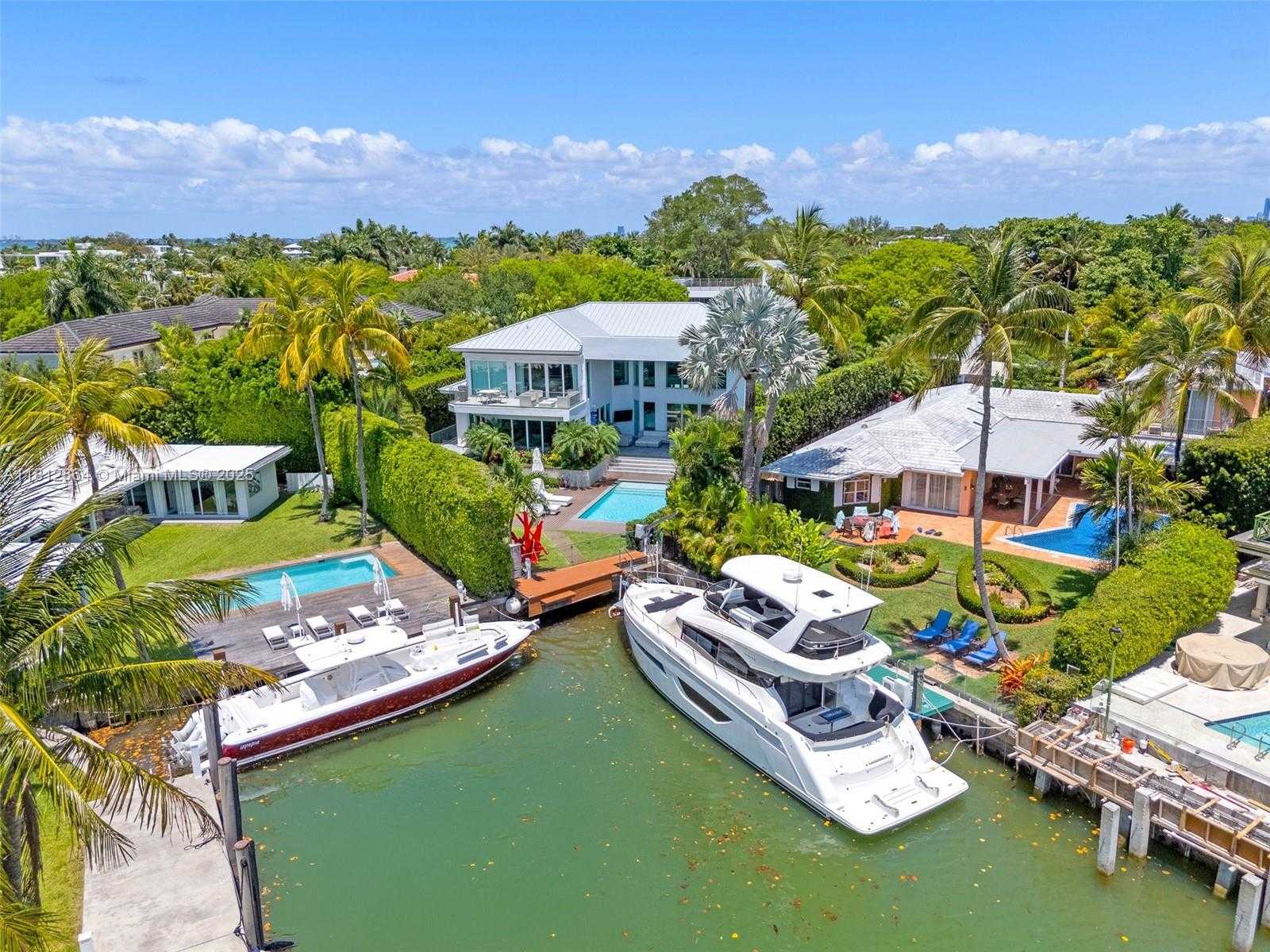 Small Image of 420 ISLAND DR, Key Biscayne Number 80