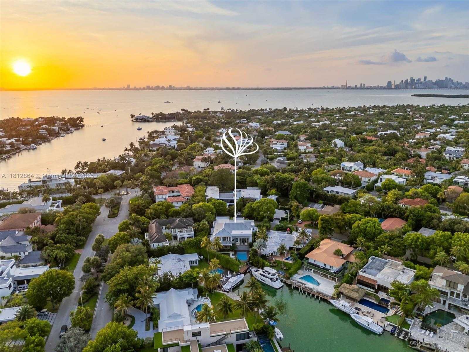 Small Image of 420 ISLAND DR, Key Biscayne Number 91