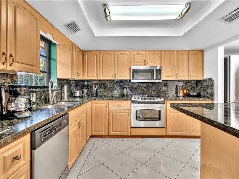 Small Image of 1300 SOUTH WEST 32ND ST, Fort Lauderdale Number 12